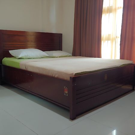 Oyo 3894 Karunia Muslim Syariah Hotel Jakarta Exterior foto